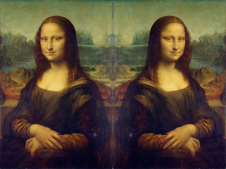 Чому відображення в дзеркалі відрізняється від зображення на фото?