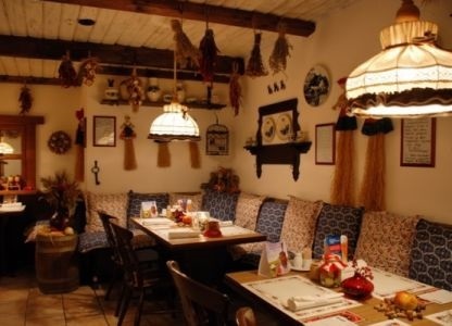 Фото ресторан у сільському стилі